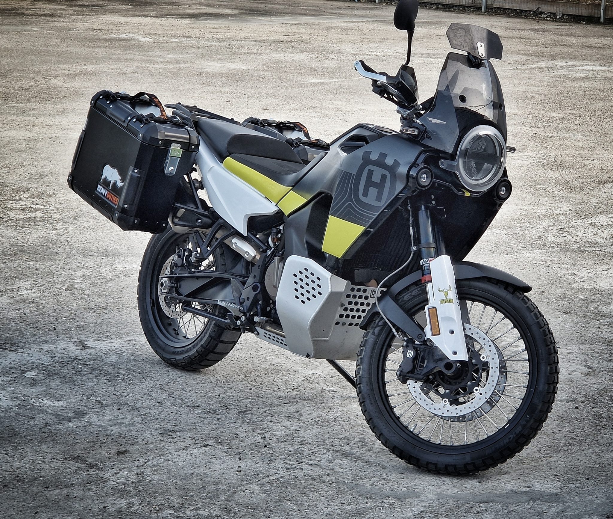 Rhino Aluminium Panniers - Husqvarna Norden 901 (Exhaust Cutout 48/40 l) - Image 3